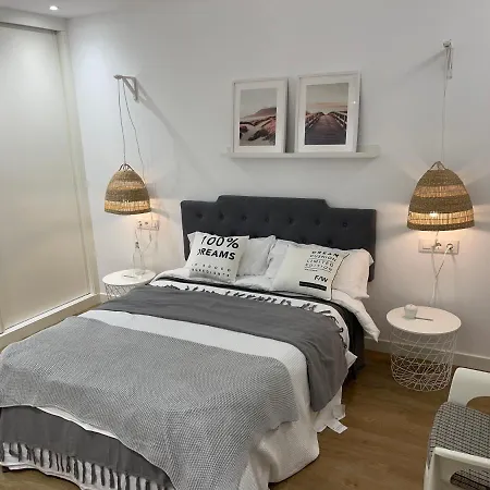 דירה Oktheway Real Historic Center א-קורוניה